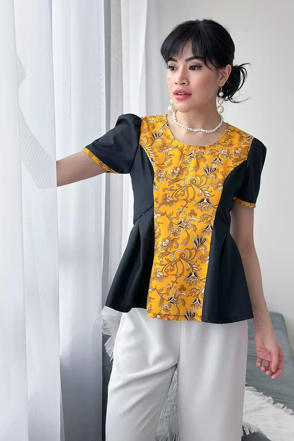 Nastiti Rambatan Kuning Top