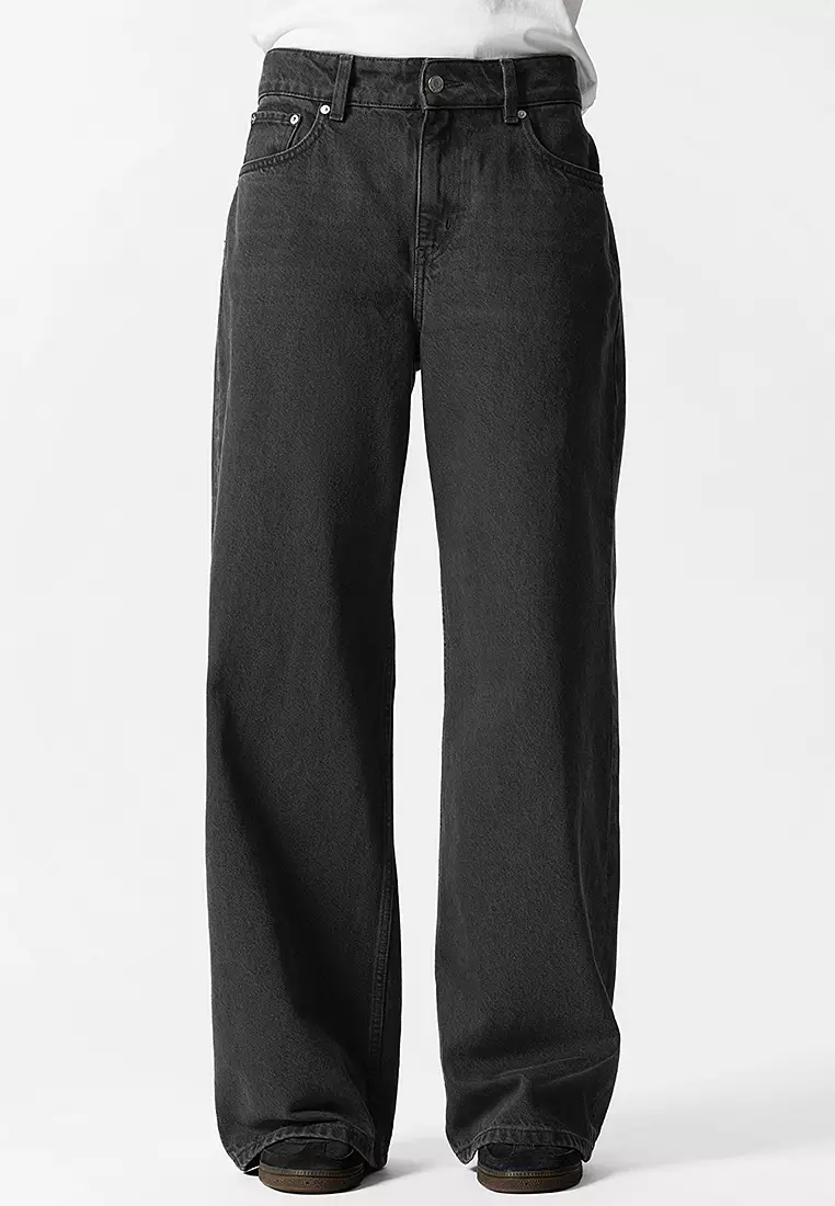 Relaxed Wide-Leg Jeans