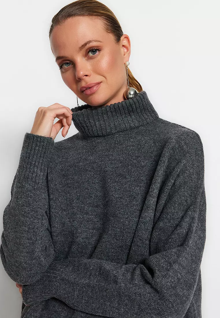Turtle Knitwear Sweater
