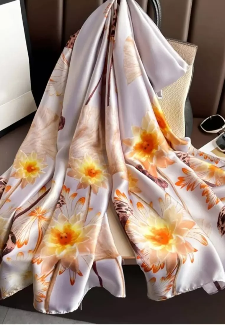 Aksesoris Wanita Ginko & Lotus Root  Silk Large Size Pashmina Syal Wanita Silver & Multi