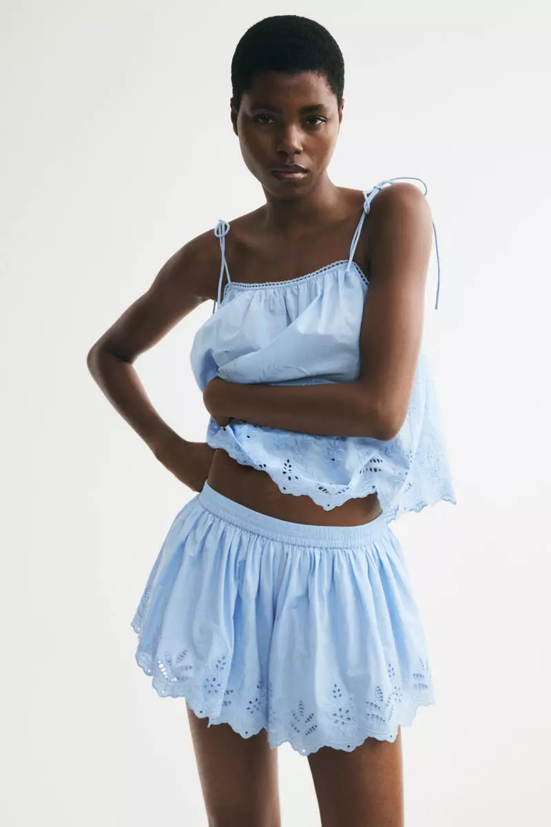 Broderie anglaise pull-on shorts