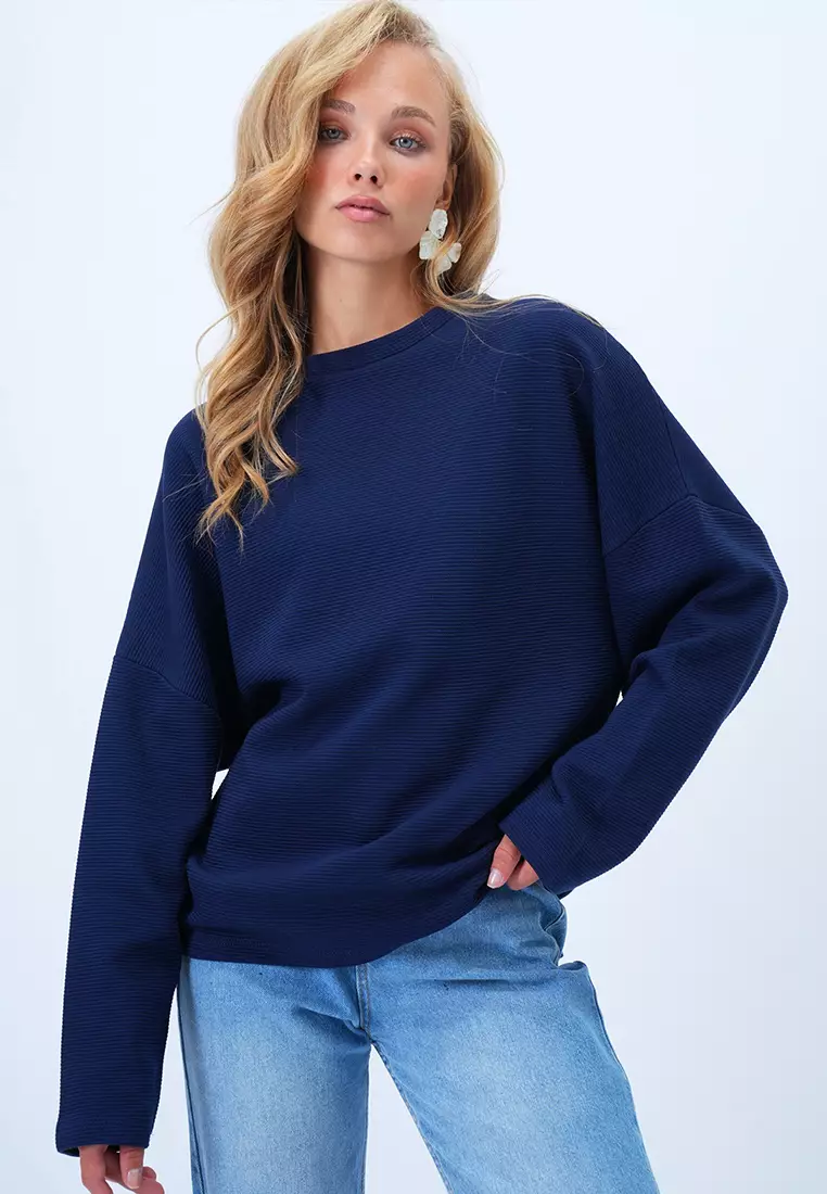 Women's Midnight Blue Crew Neck Batwing Sleeve Wide Cut Basic Blouse Alc-X14391
