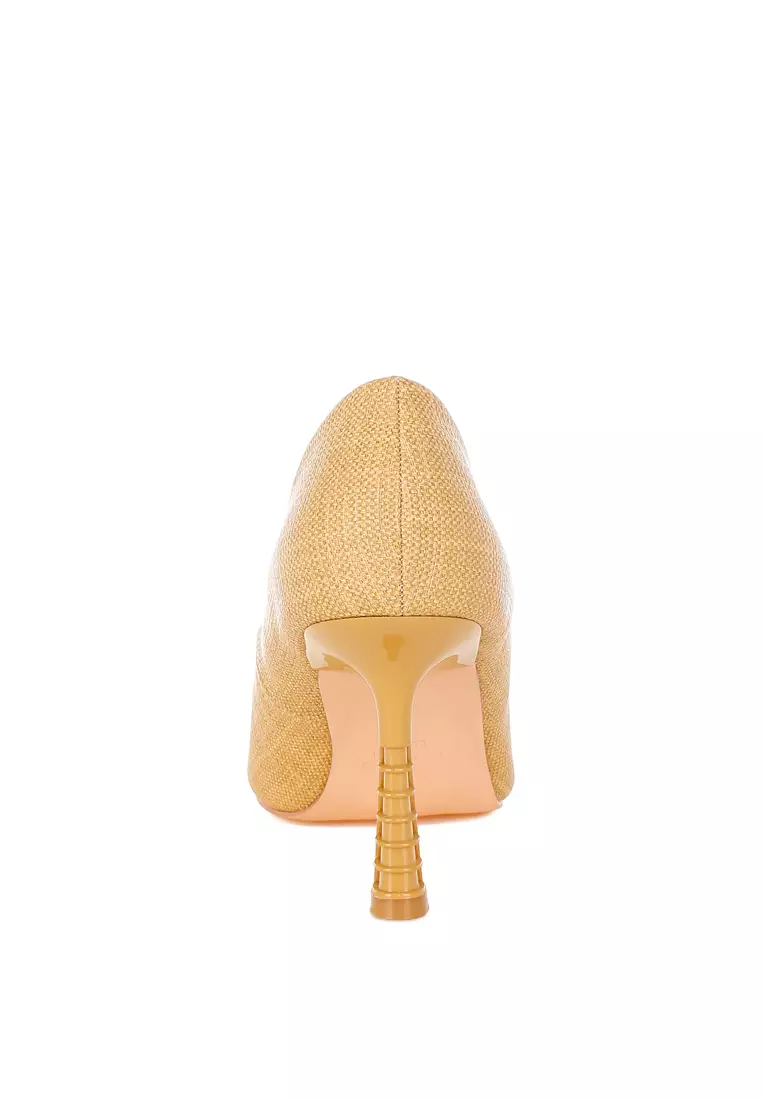 Sepatu Hak Tinggi Ujung Lancip Warna Beige