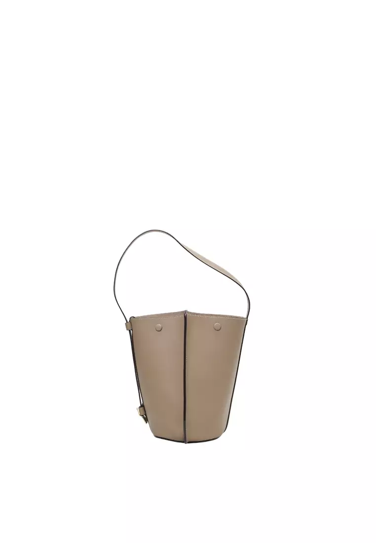 ORUKAMI Flat Hook Convertible Bucket Tote Small - Toffee