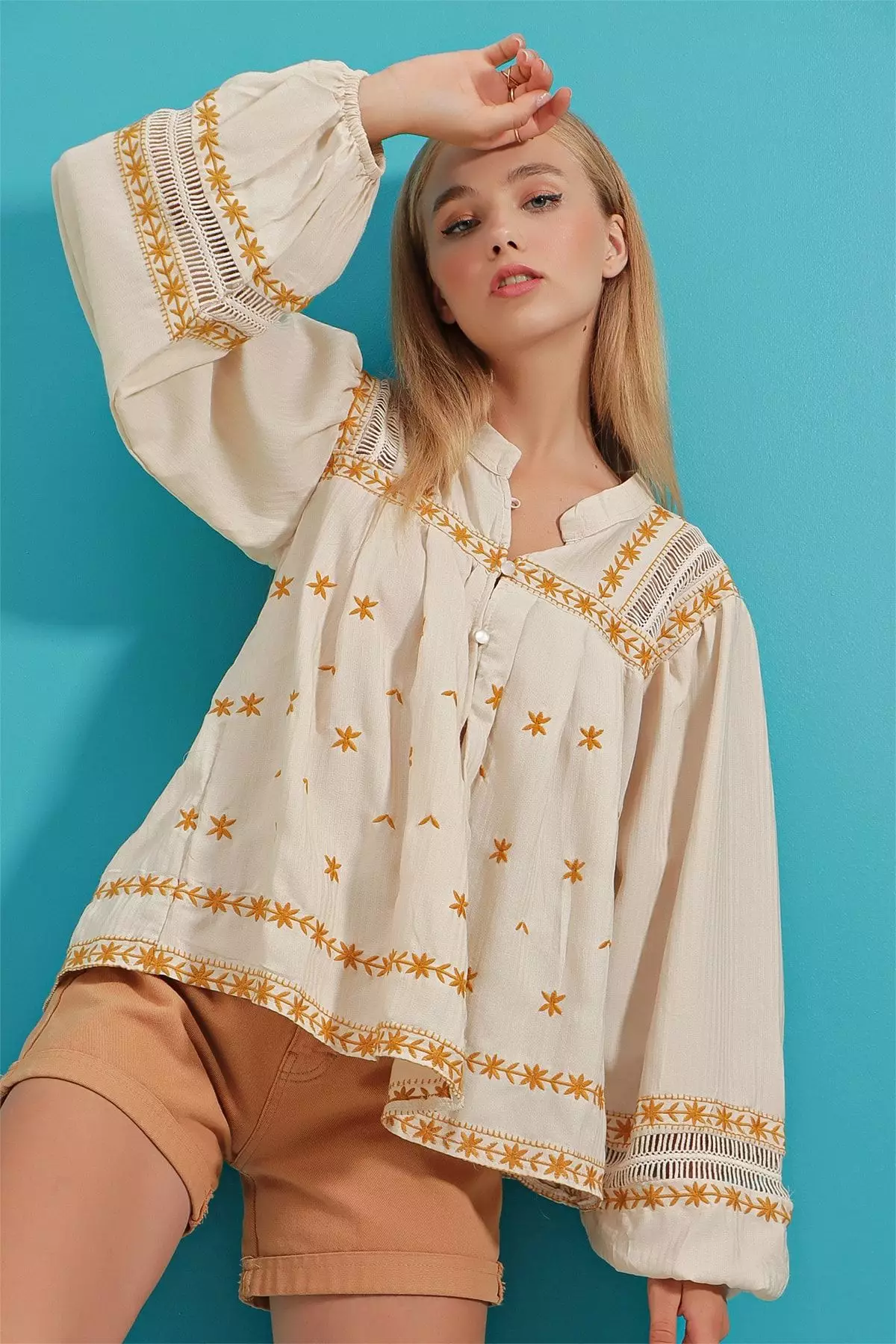 Embroidery Relaxed Blouse