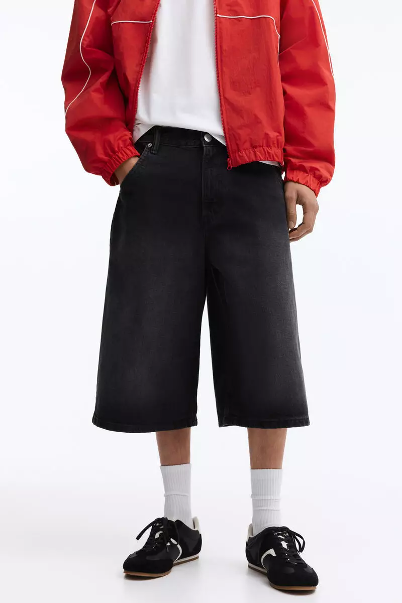 Baggy denim shorts