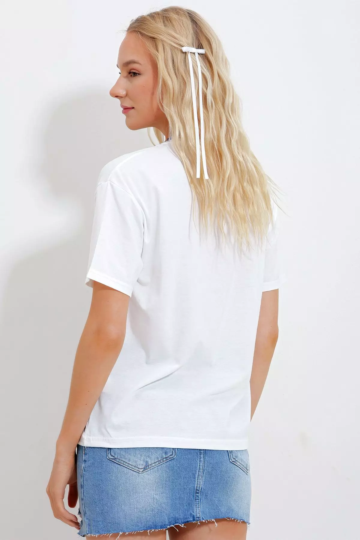 Women's White Crew Neck Printed Oversize Combed Cotton T-Shirt