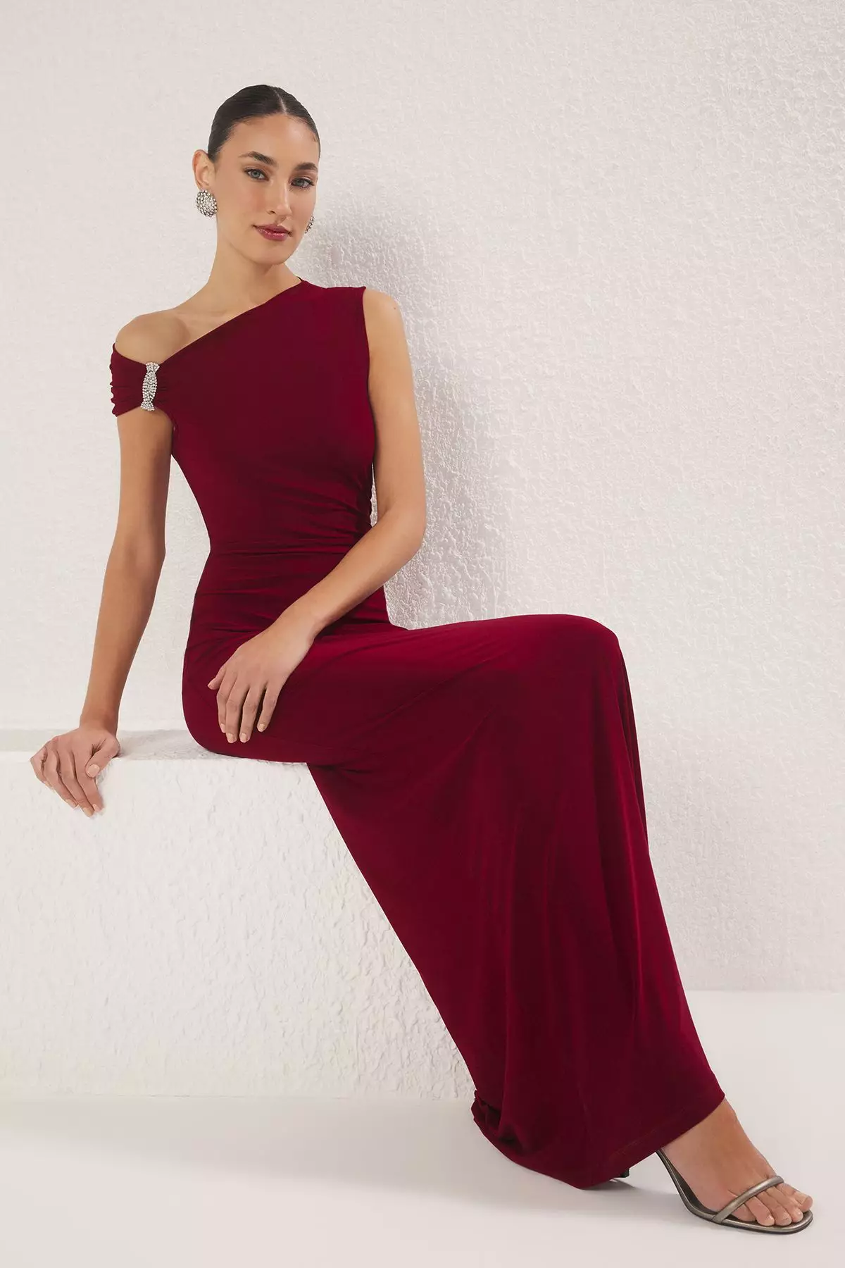 Burgundy Body-fitting Stone Accessory Woven Long Elegant Evening Night  Graduation Dress TPRSS24AE00224 - Main Image
