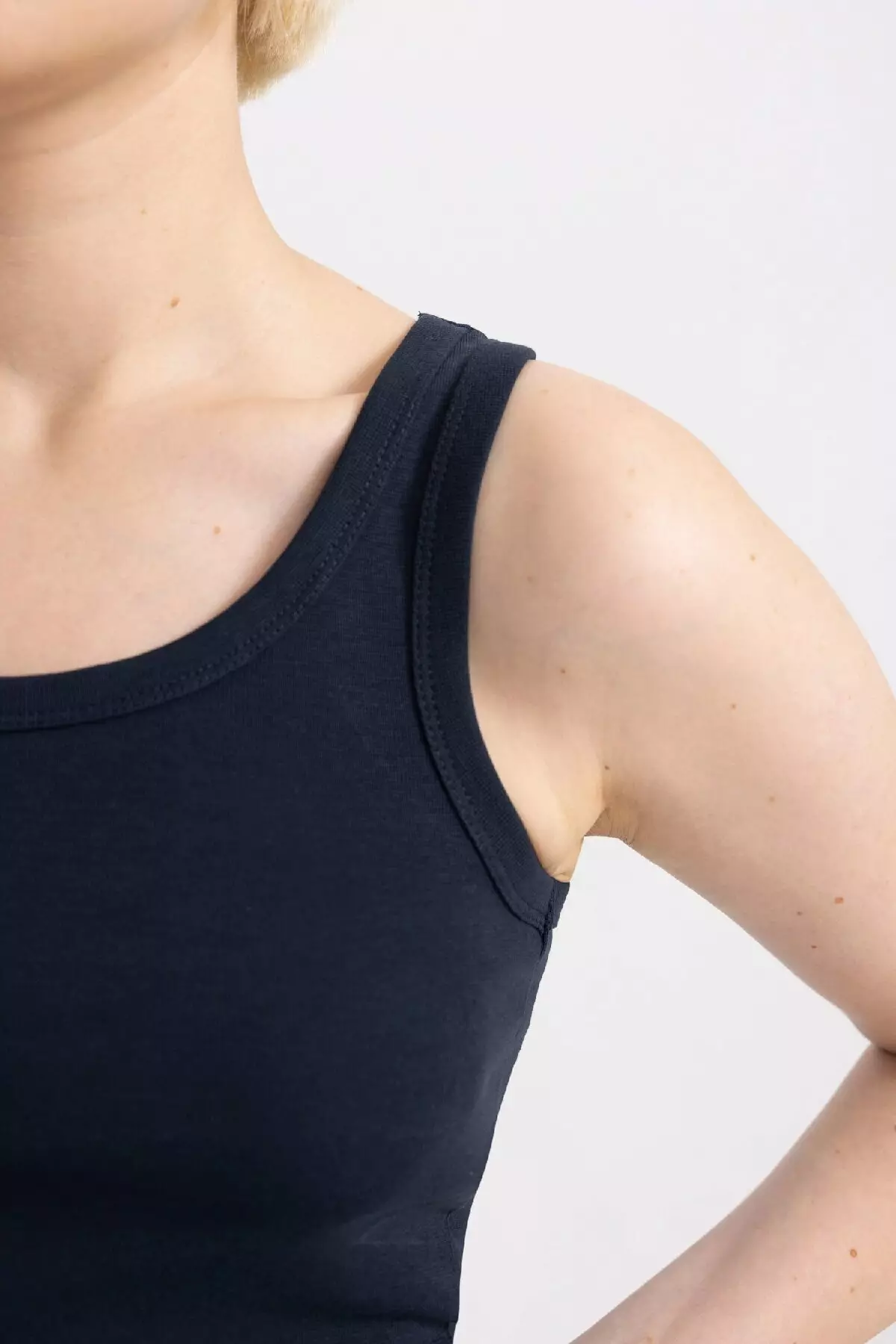 Slim Fit Slim Fit U Neck Basic Plain Ribbed Undershirt C9826Axns