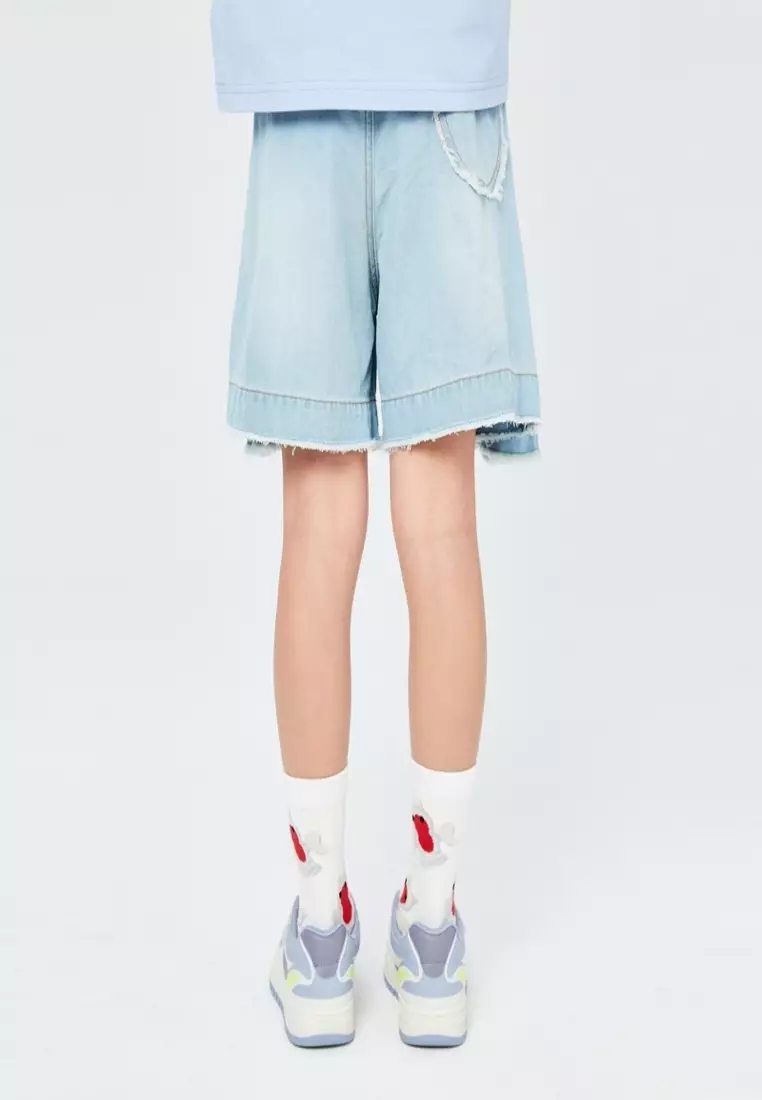 Apple Stitched Pocket Denim Short With Unfinished Bottom