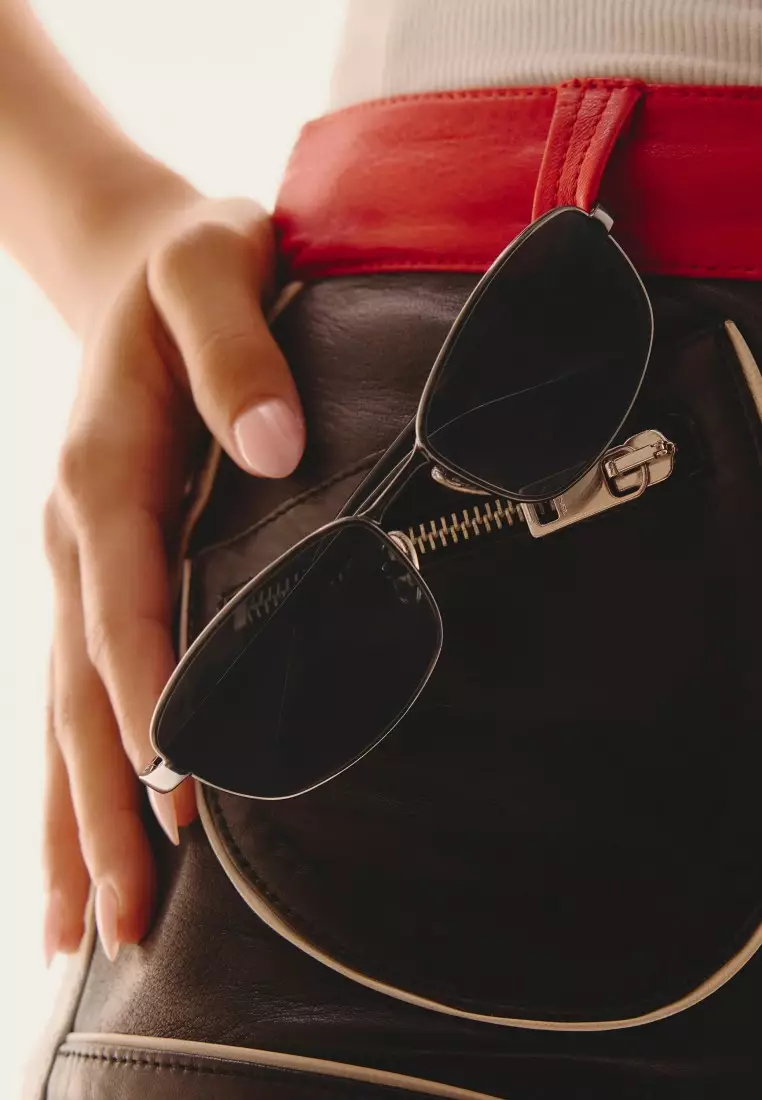 QUAY Text Me Sunglasses - Gunmetal/Smoke