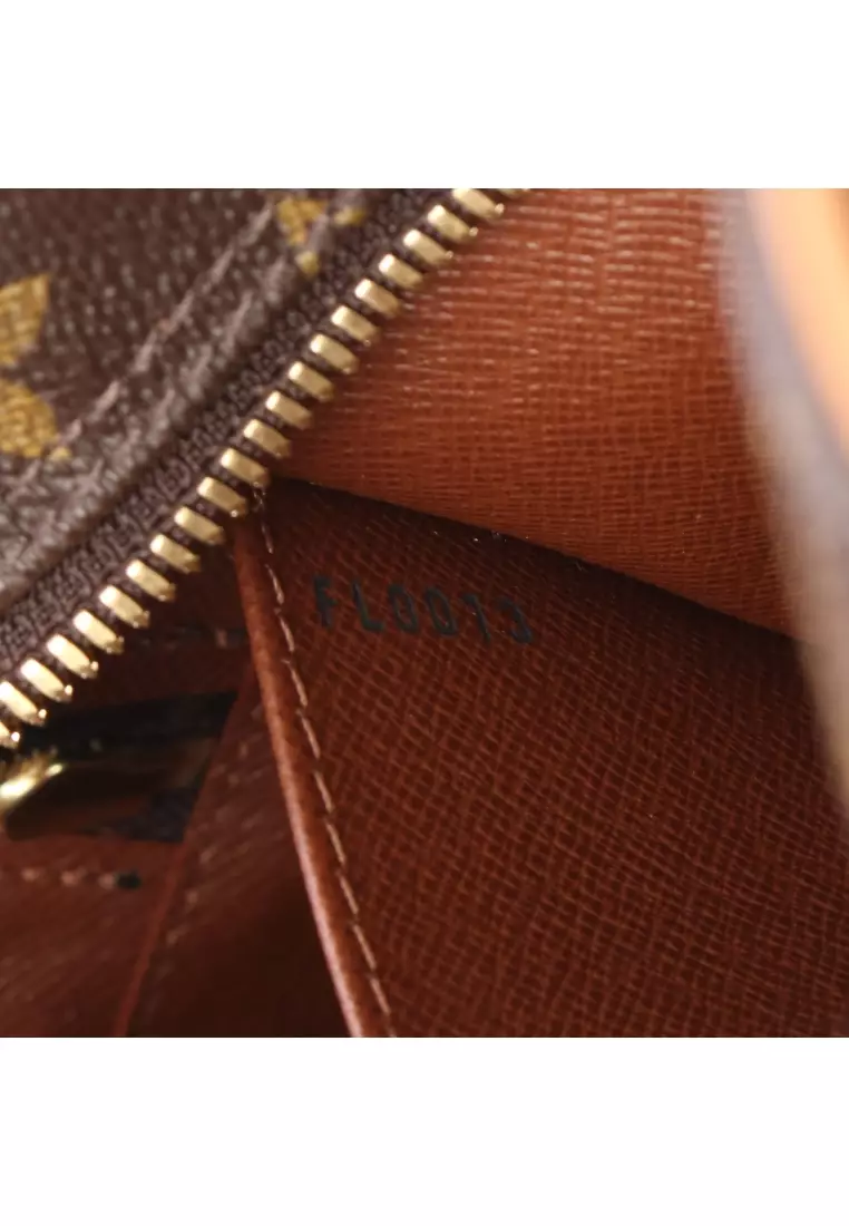 Pre-Loved Louis Vuitton Cite MM monogram Shoulder bag PVC leather Brown