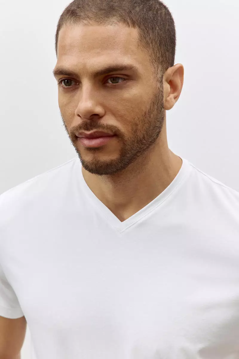 Slim Fit V-neck T-shirt