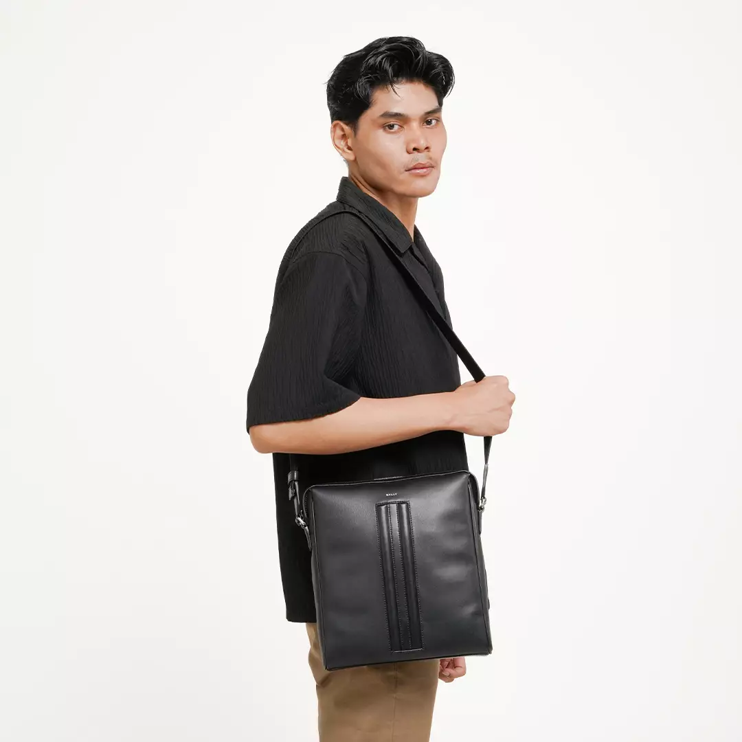 Mythos Crossbody Bag in Leather - Black