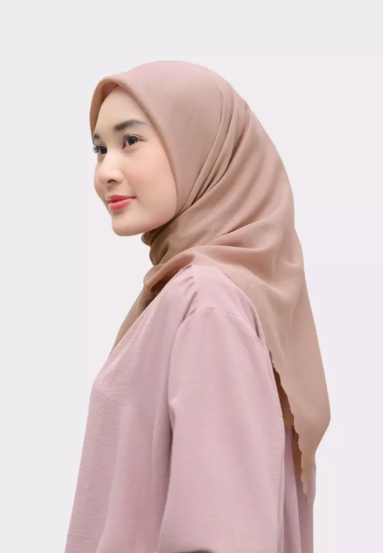 Zelena - Yuki Plain Paris Japan | Hijab Segiempat Paris Polos Lasercut - Sandstorm
