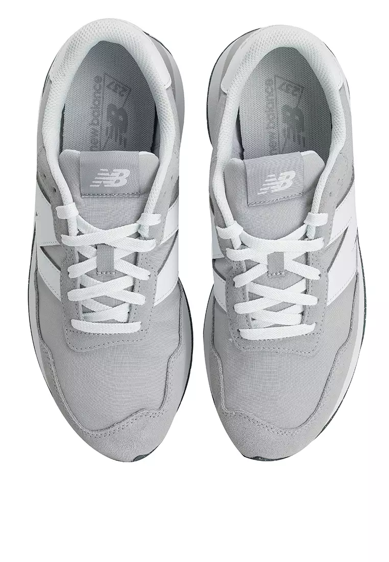 237 Classic Lifestyle Shoes