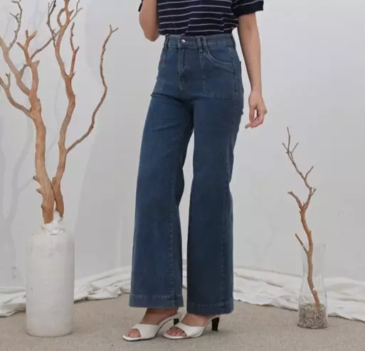 Madeline Flare Jeans Highwaist in Blue