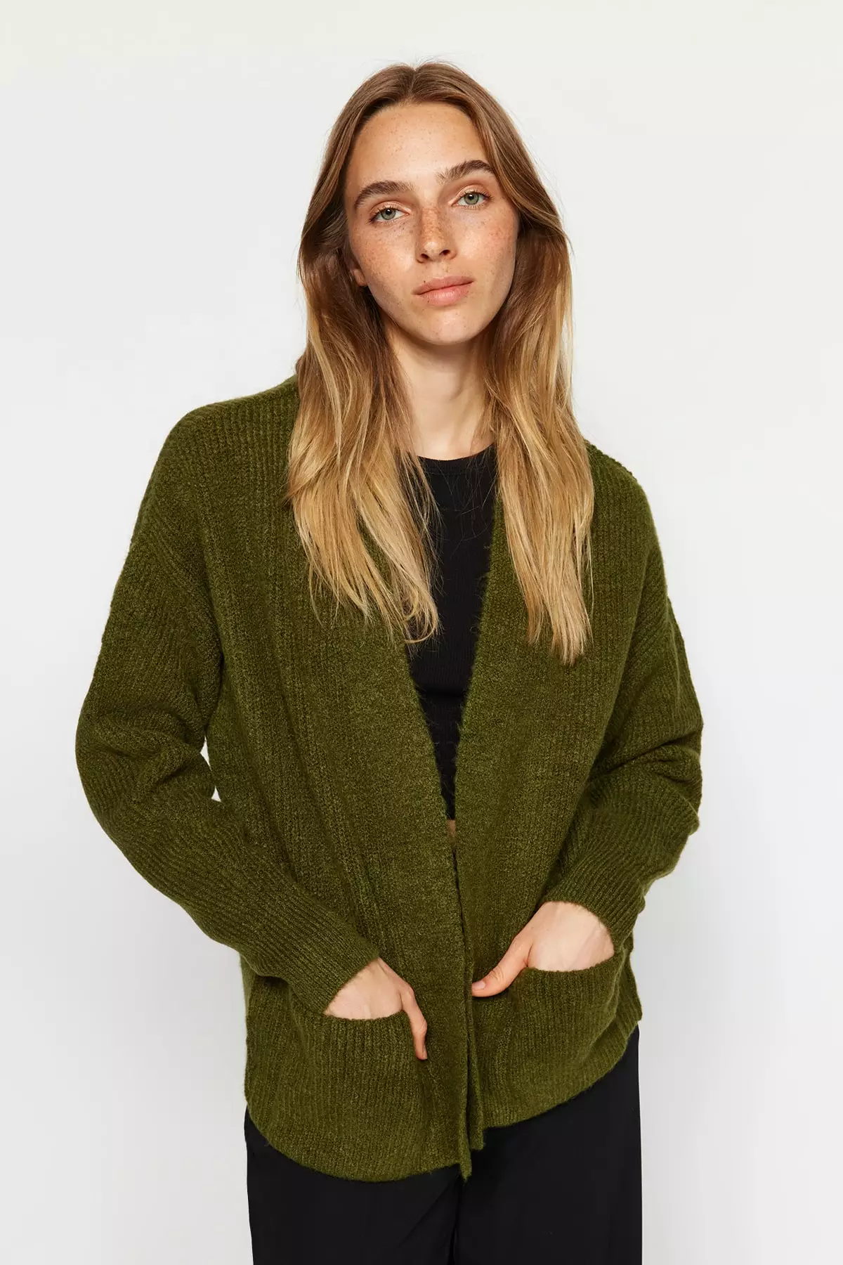 Khaki Wide Fit Soft Textured Pocket Detailed Knitwear Cardigan Twoaw24Hi133