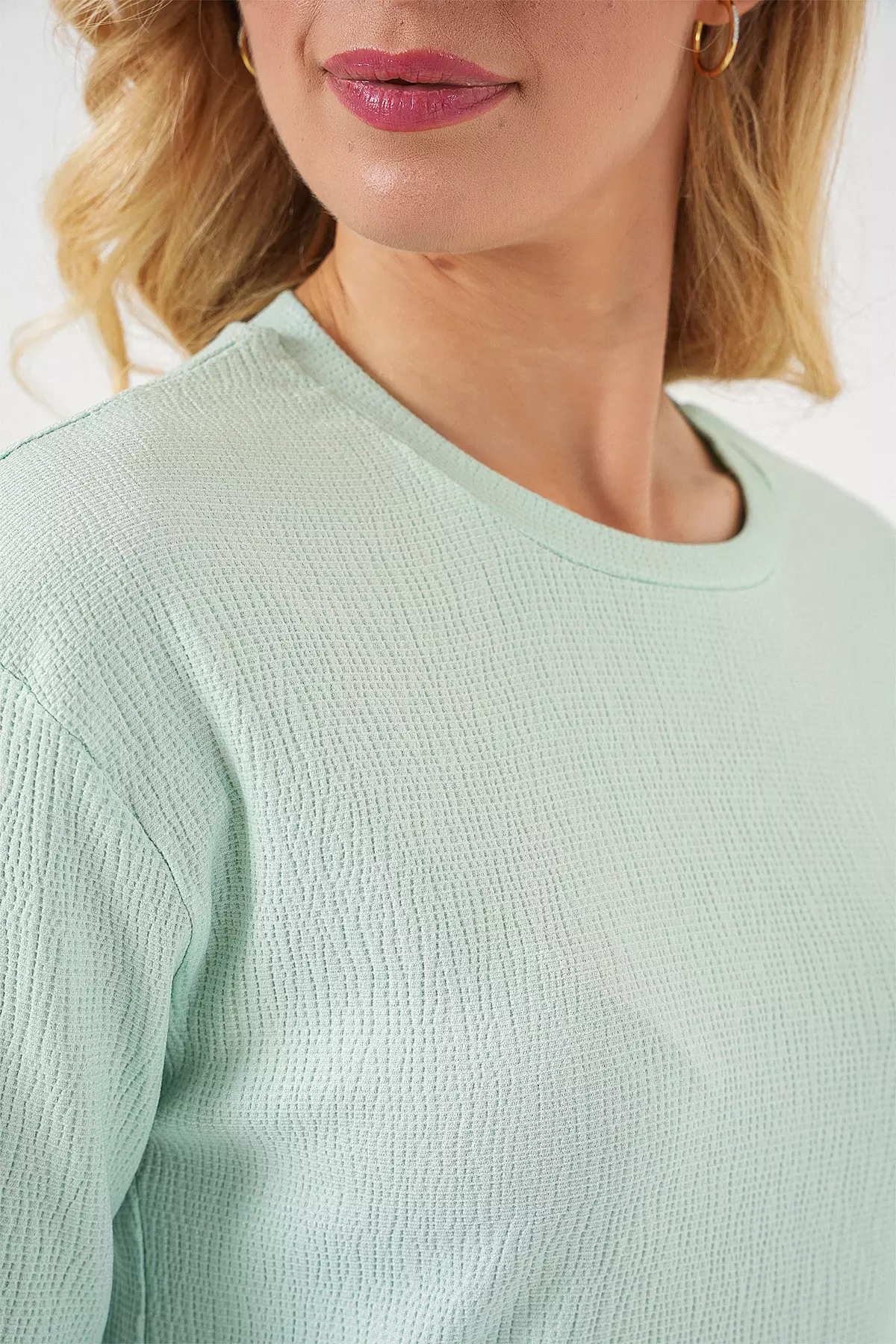 4332 Knitted T-Shirt With Side Slits - Mint