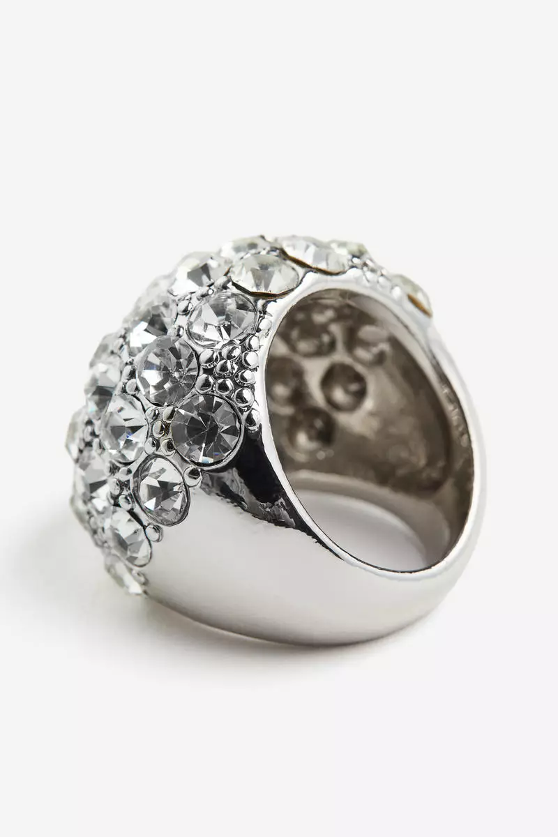 Rhinestone-decorated ring