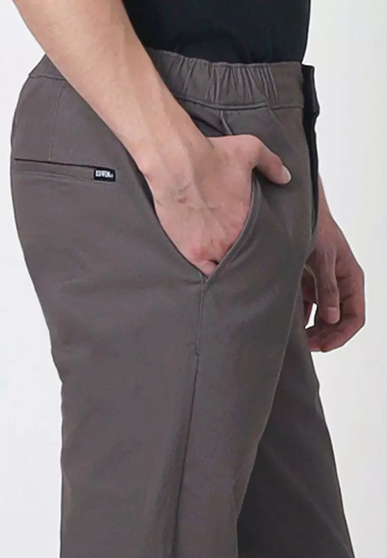 Celana Panjang Chinos Pria Reguler Fit BRISTOL GREY Celana Chino Pria Reguler Fit