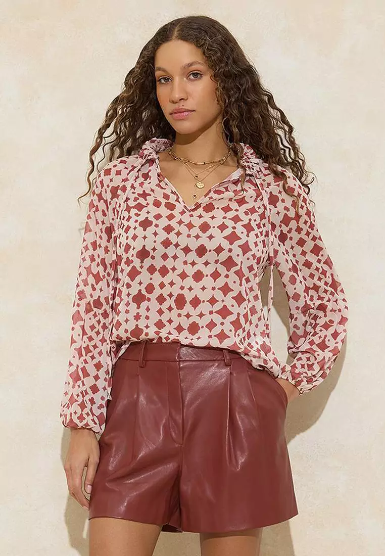 Buy Trendyol Printed Tie Neck Chiffon Blouse 2026 Online | ZALORA