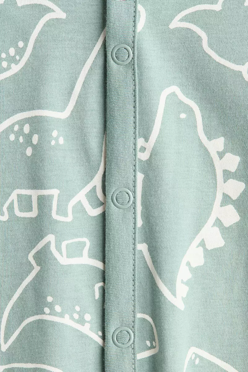 Patterned sleepsuit