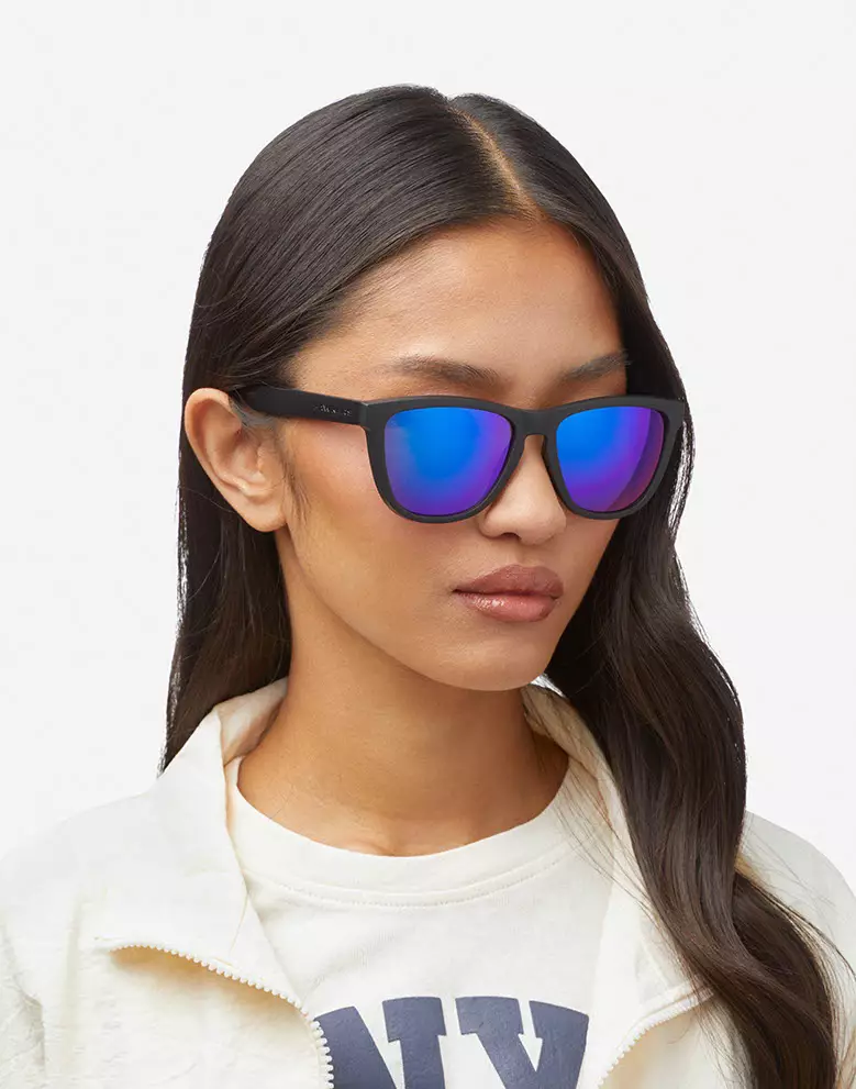 HAWKERS Black Sky ONE RAW. Sunglasses for Men and Women, Unisex. UV400 protection. Official product designed and made in Spain. HONR21BLT0