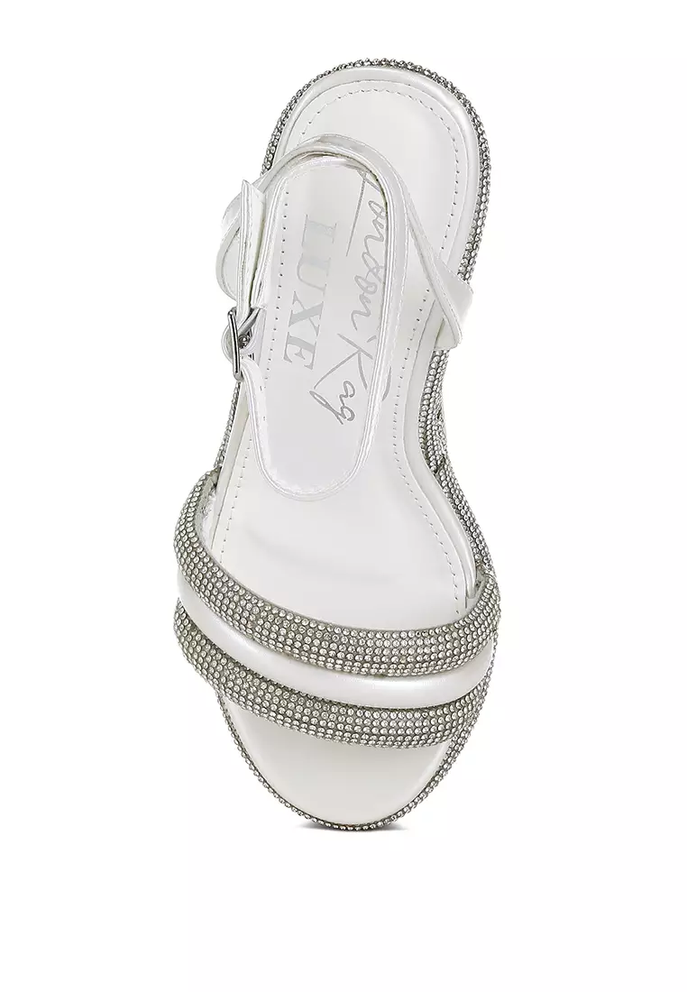 白色水鑽鉚釘坡跟涼鞋