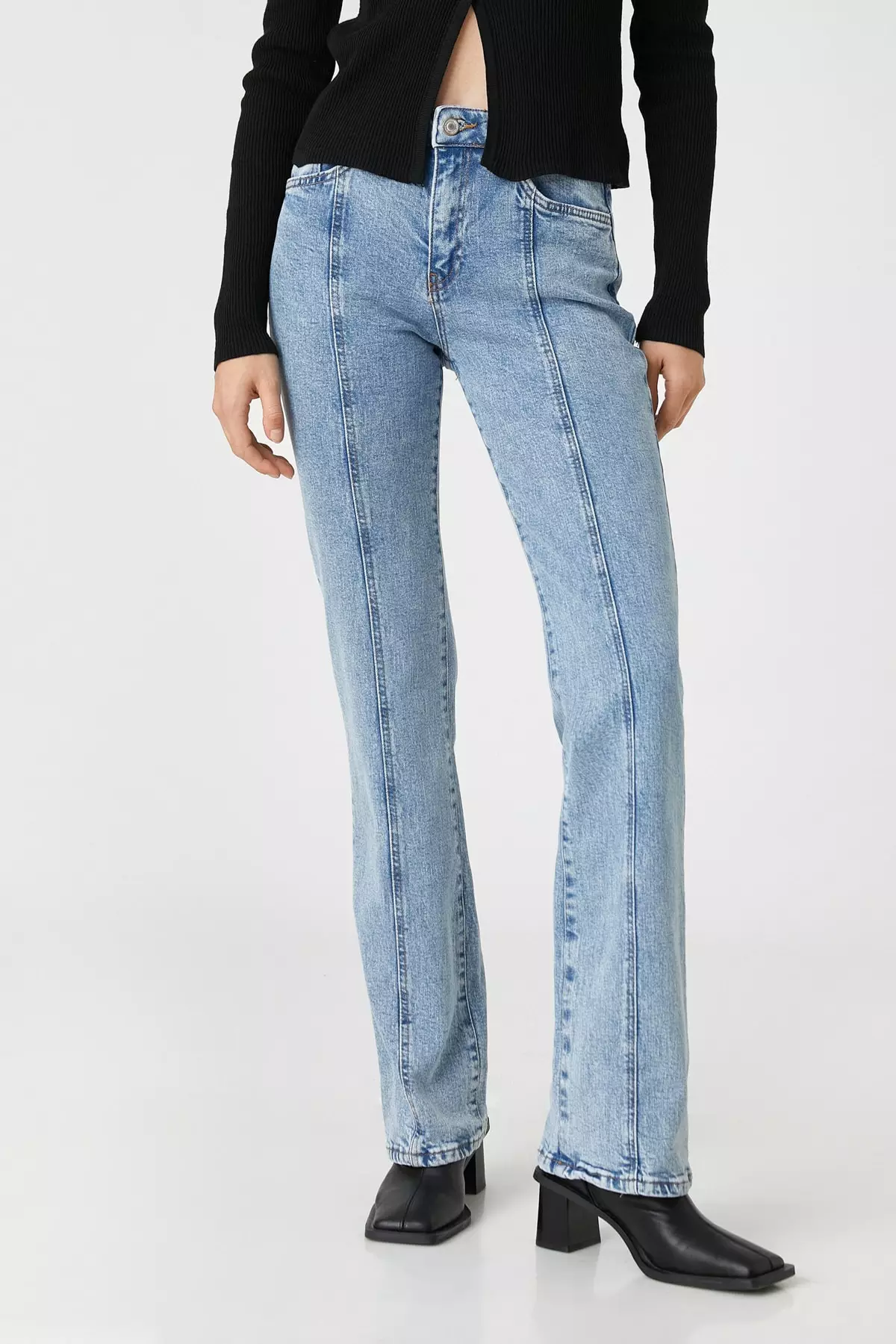 Medium indigo wide-leg jean