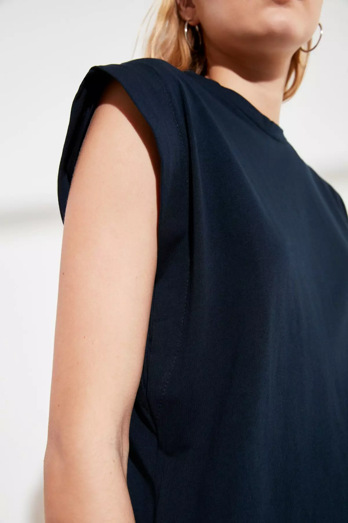 Wide Shoulder Muscle Tank Top