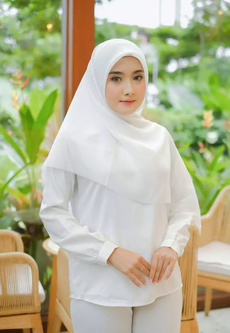 Hijab Segi 4 Bella Basic Lasercut White