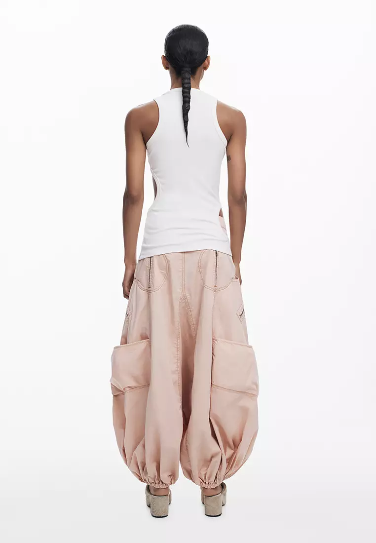 Cut-out sleeveless T-shirt