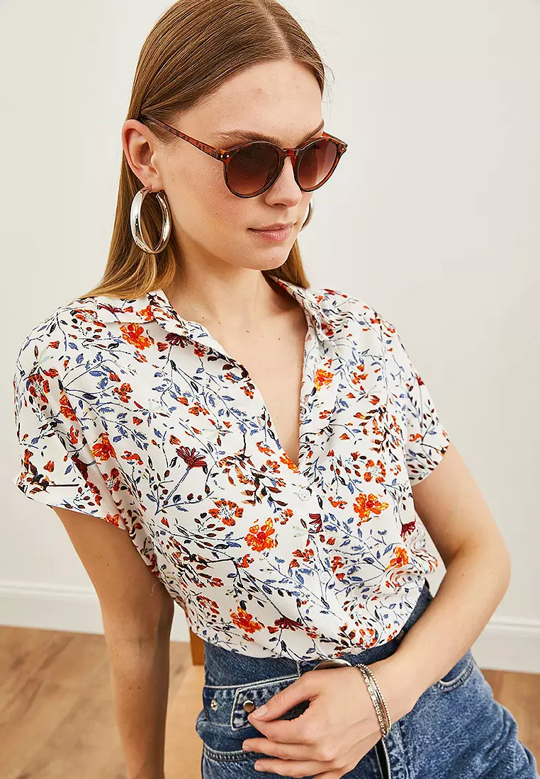 Leaf Tiny Floral Bat Shirt