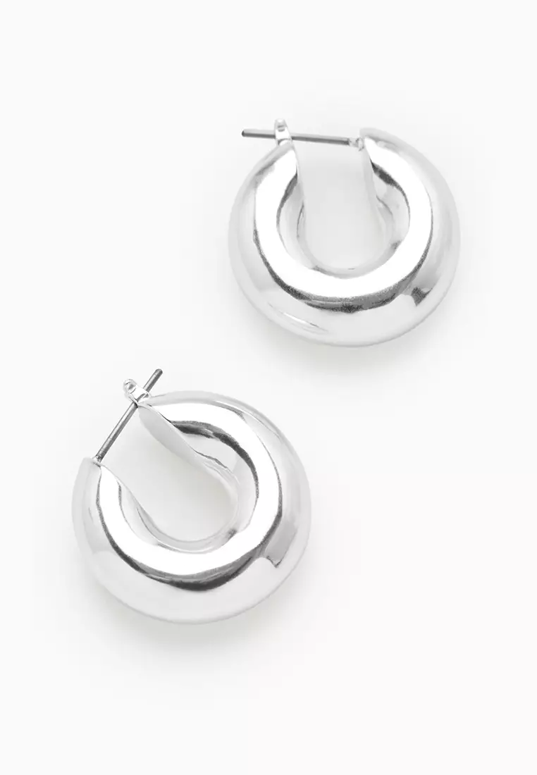 White top chunky earrings