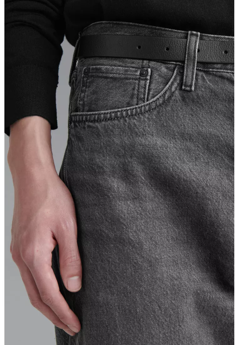 SIGNATURE REGULAR-FIT STRAIGHT-LEG JEANS