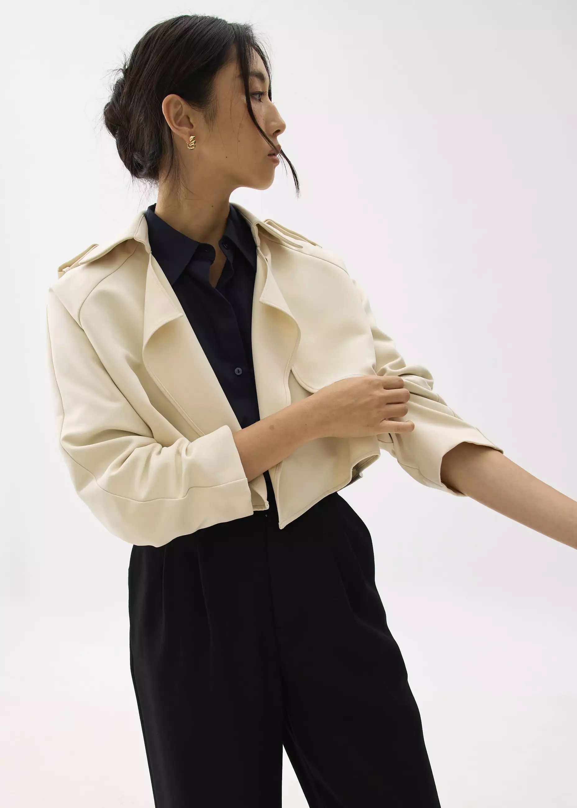 Jaket Wanita - RuchedReady™ Collared Boxy Crop Jacket