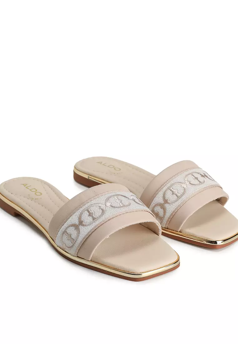 Tendre-In Sandals