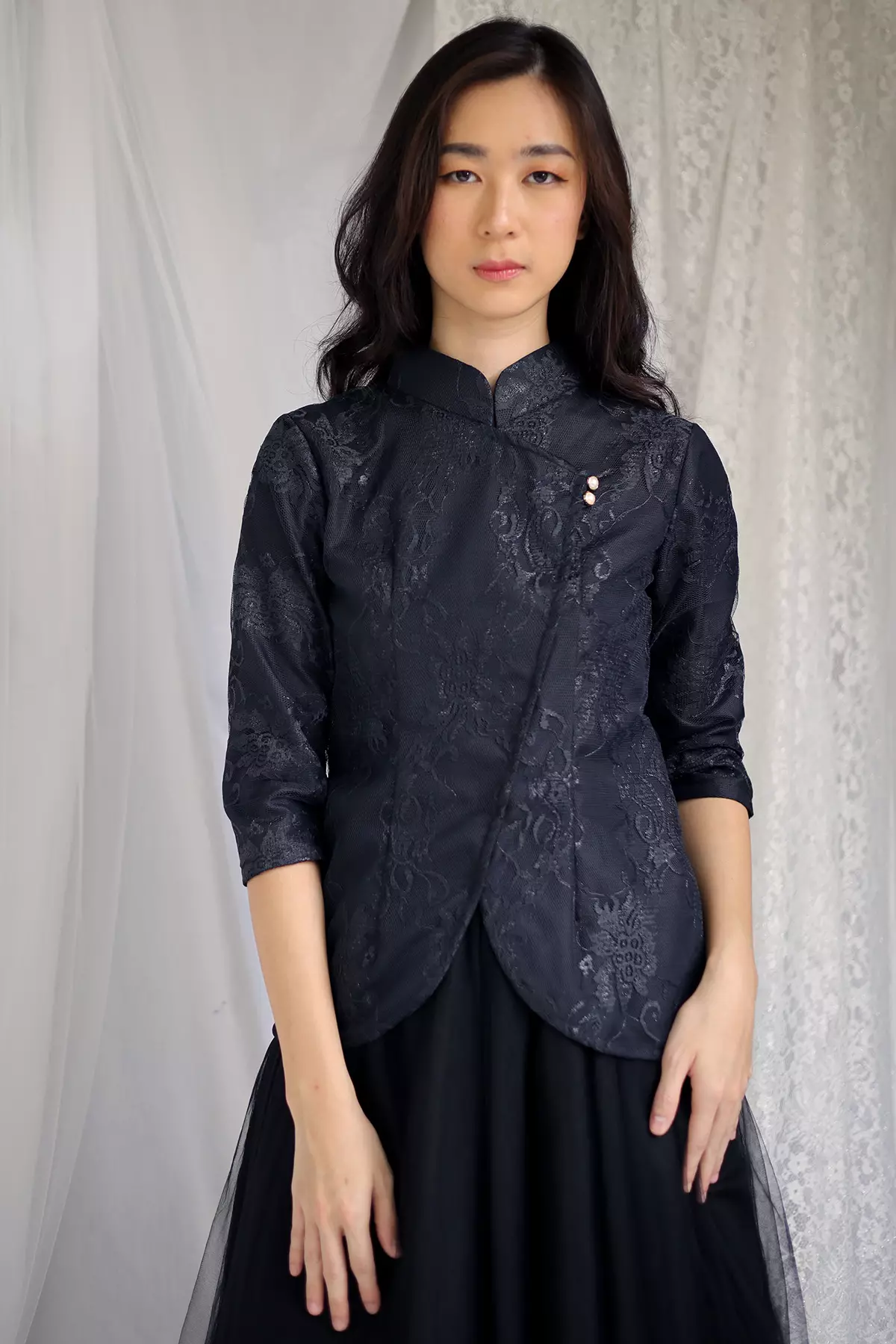 Jeng Dipha Brukat Hitam Kebaya Janggan