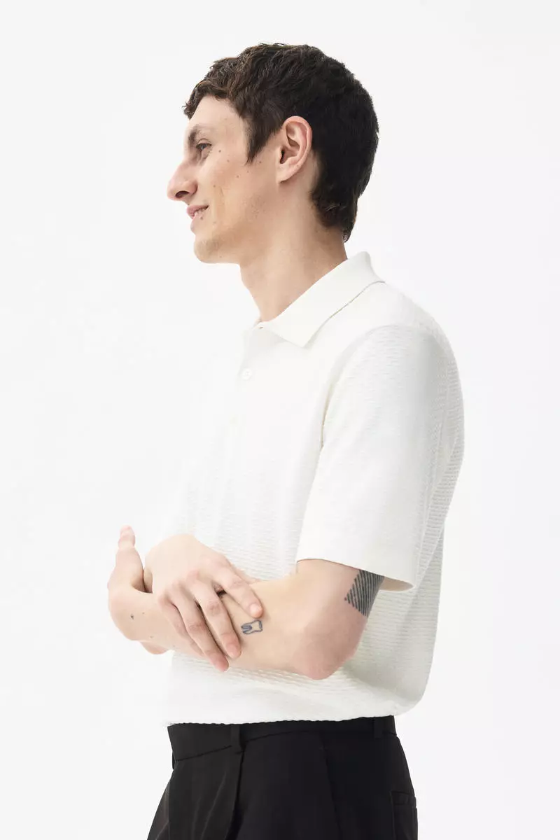 Slim Fit Textured polo shirt
