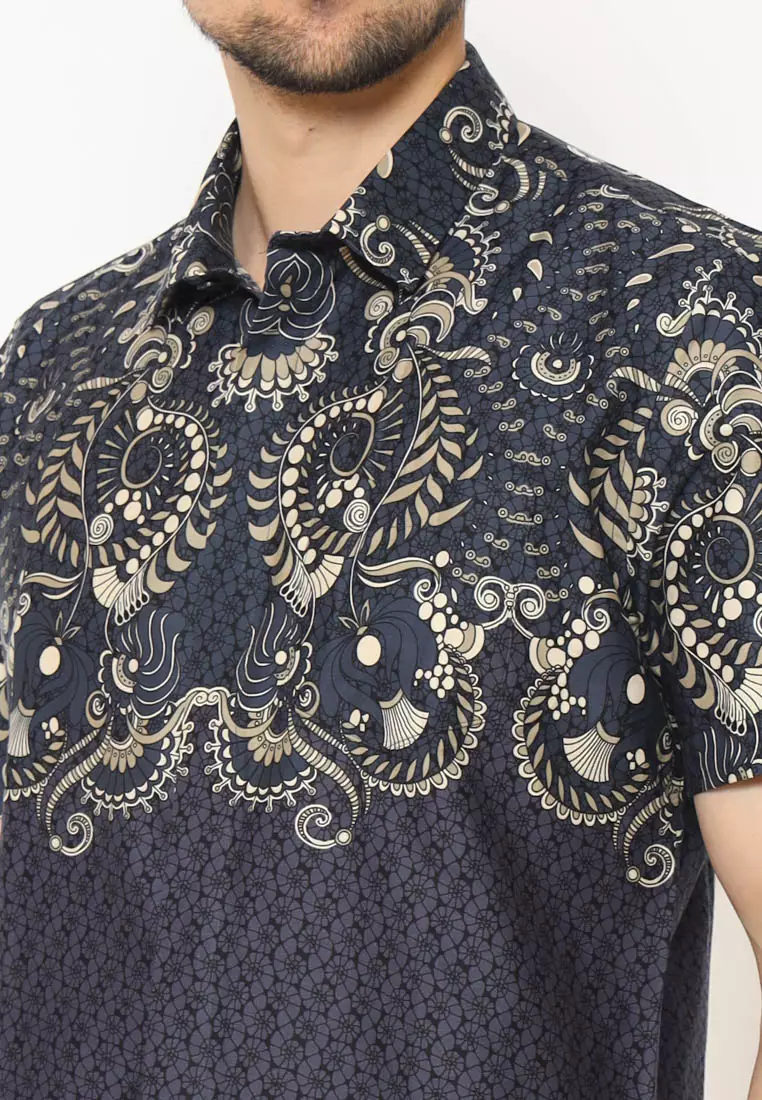 MAGINOT CAKRA NAVY Batik Slim Fit Lengan Pendek