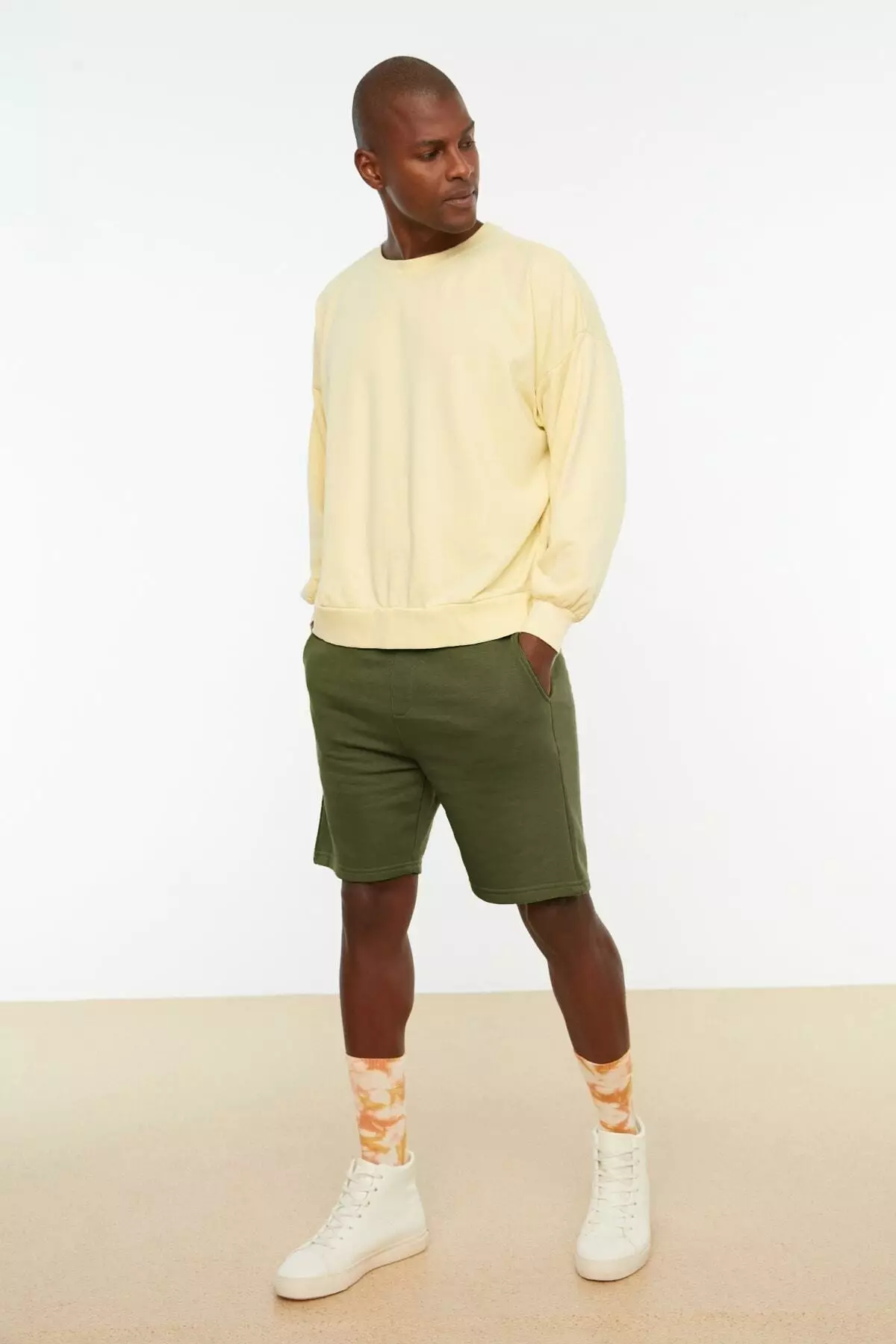 Khaki Shorts & Bermuda