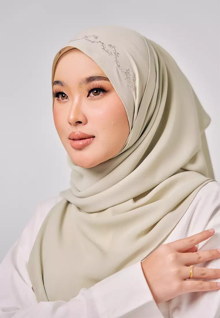 Sulam Mekar Ironless Chiffon Triangle Bawal in Pastel Lime