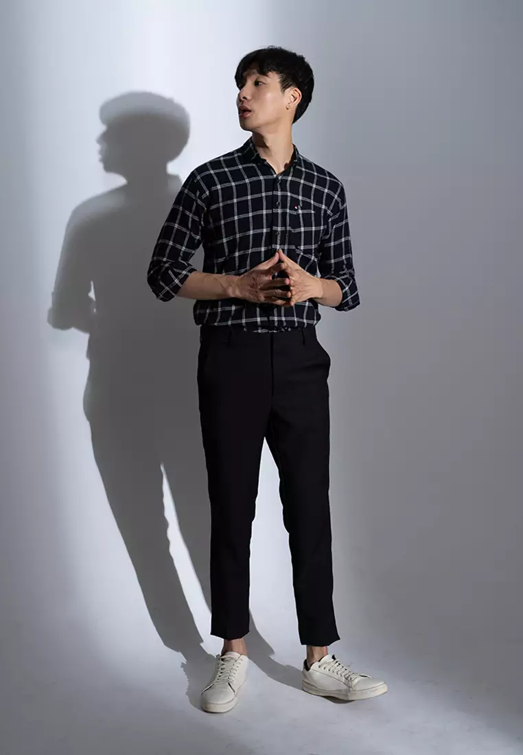 Kemeja panjang pria formal slim fit kotak hitam putih houseofcuff