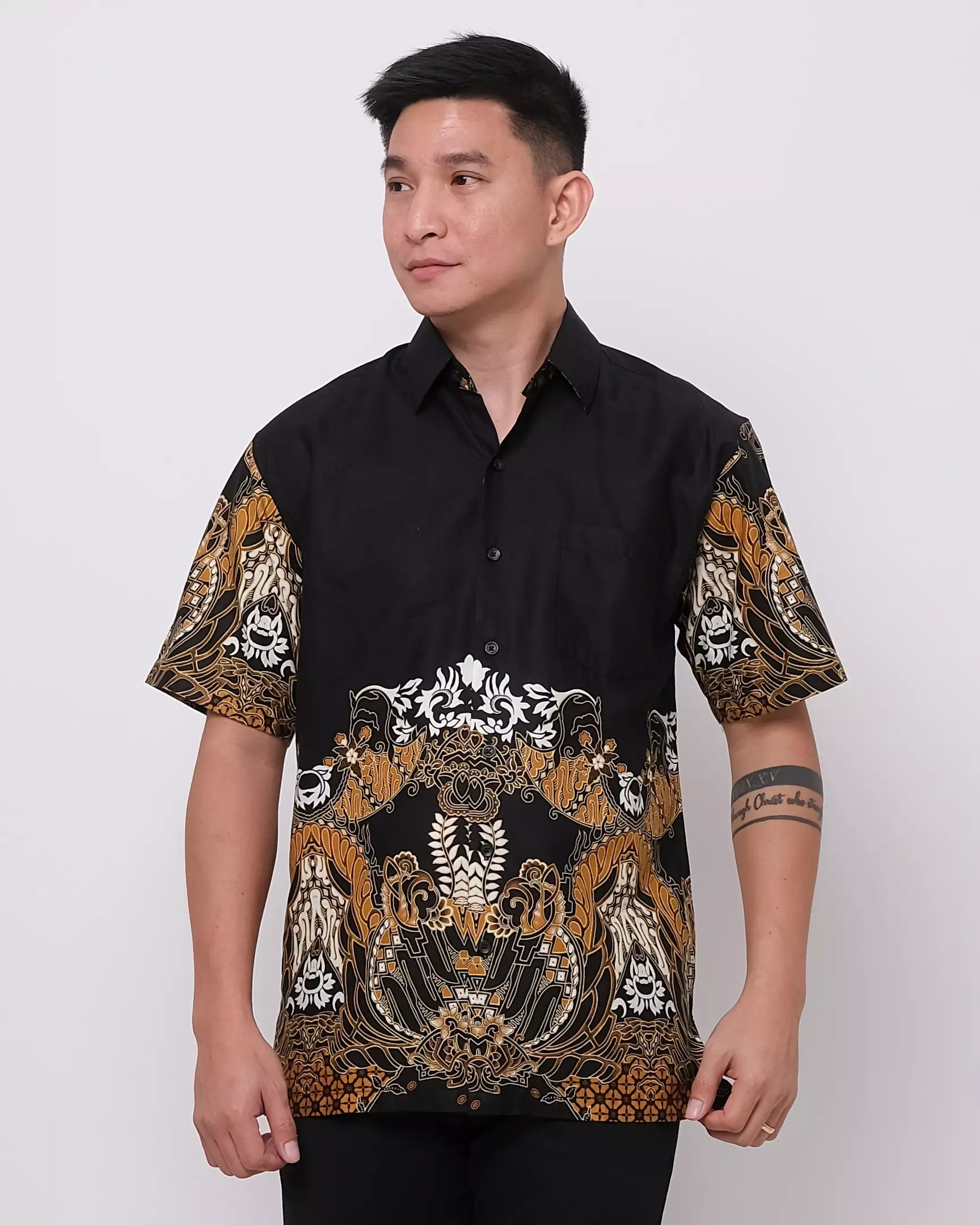 Andre Michel Kemeja Batik Lengan Pendek Hitam 16787
