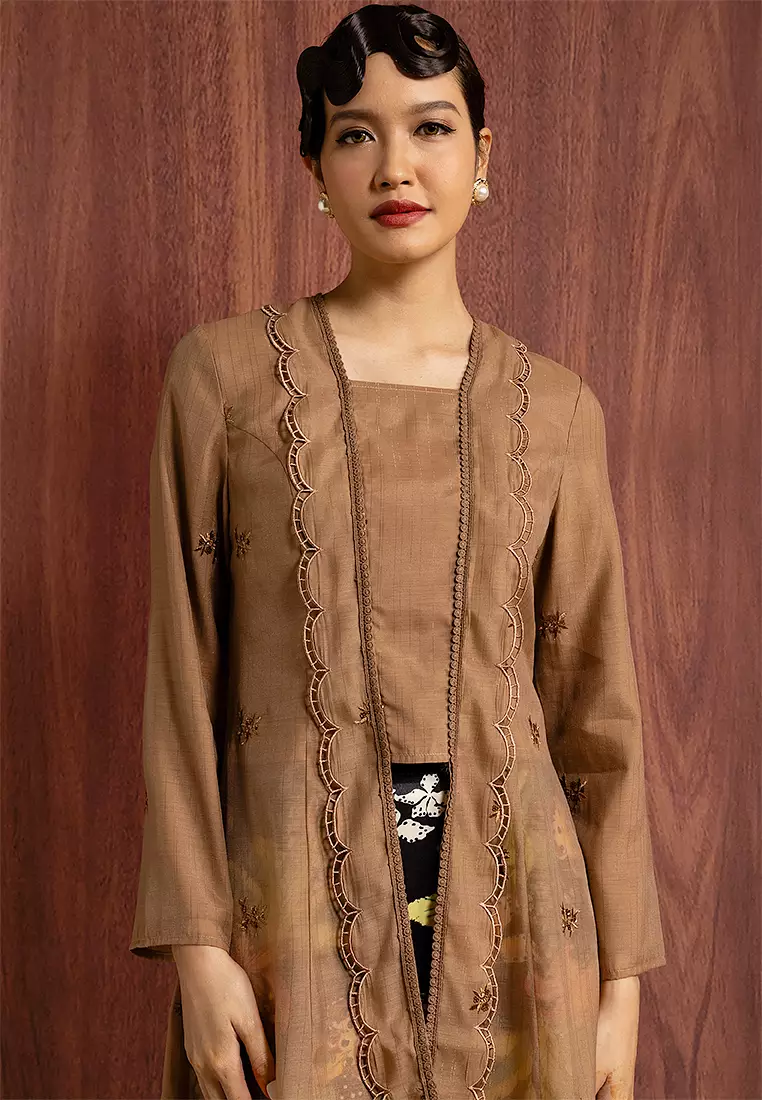 AINI EMBROIDERED KEBAYA KUTUBARU SET