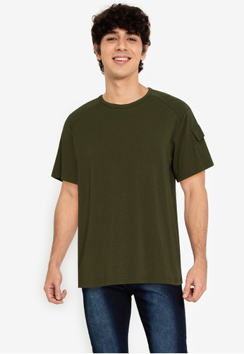 ZALORA BASICS green Side Flap Pocket T-shirt 9FD21AAF9E2576GS_1