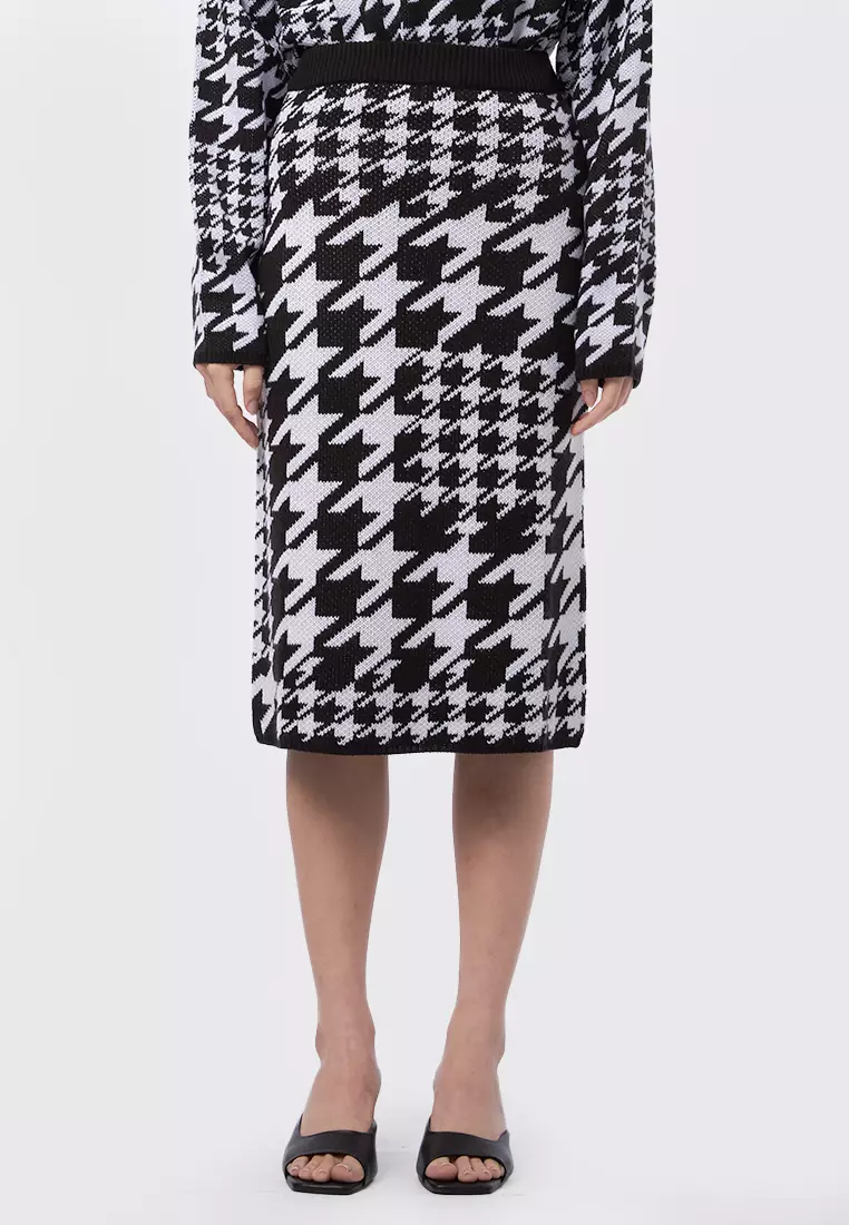 Monochrome Knit Skirt