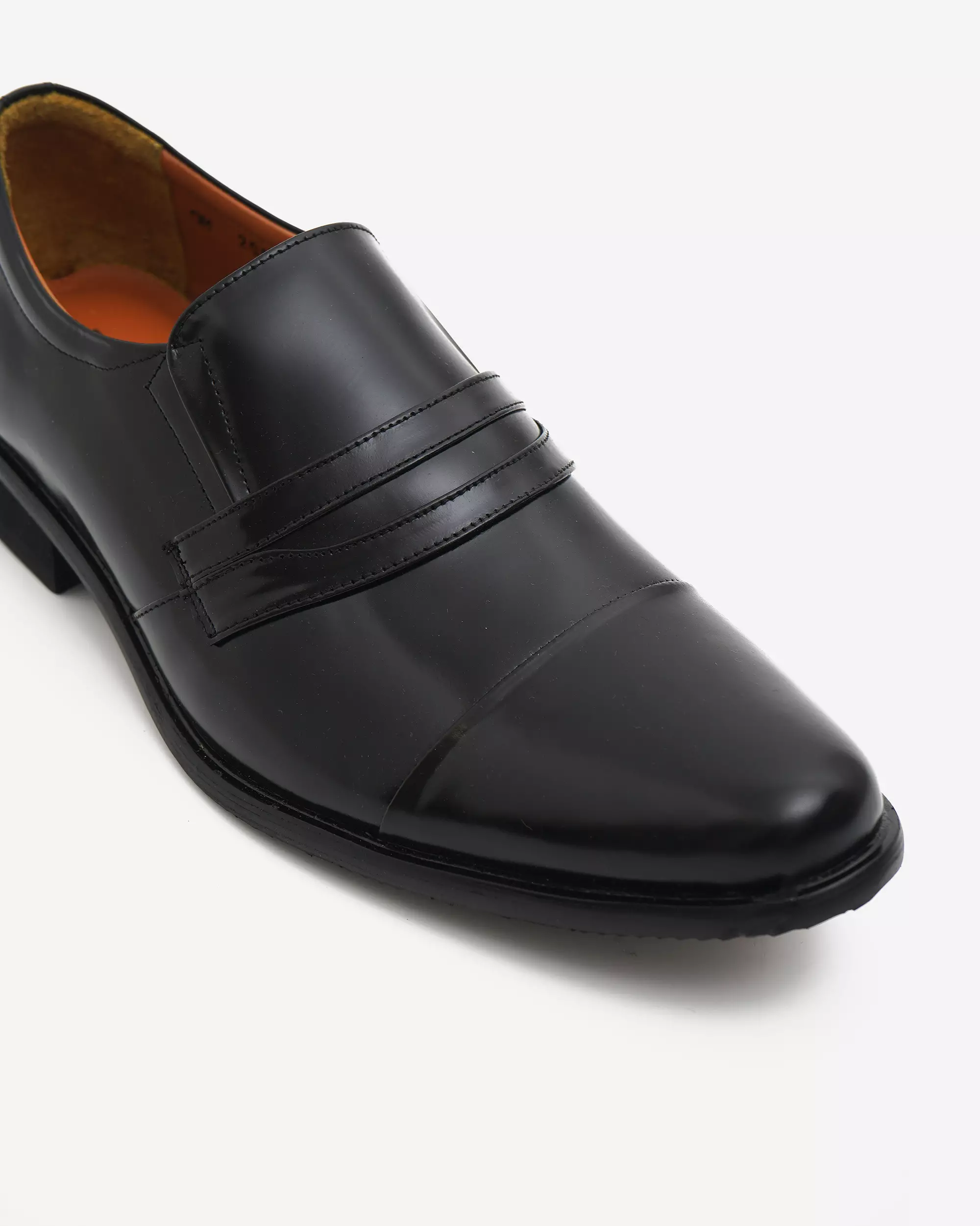 Buccheri Romanos Loafers Men Black