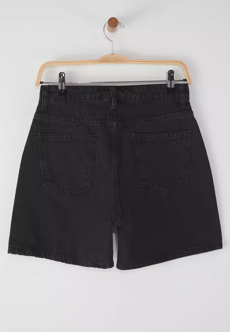 Black Regular Waist City Boy Denim Shorts TWOSS25SR00173